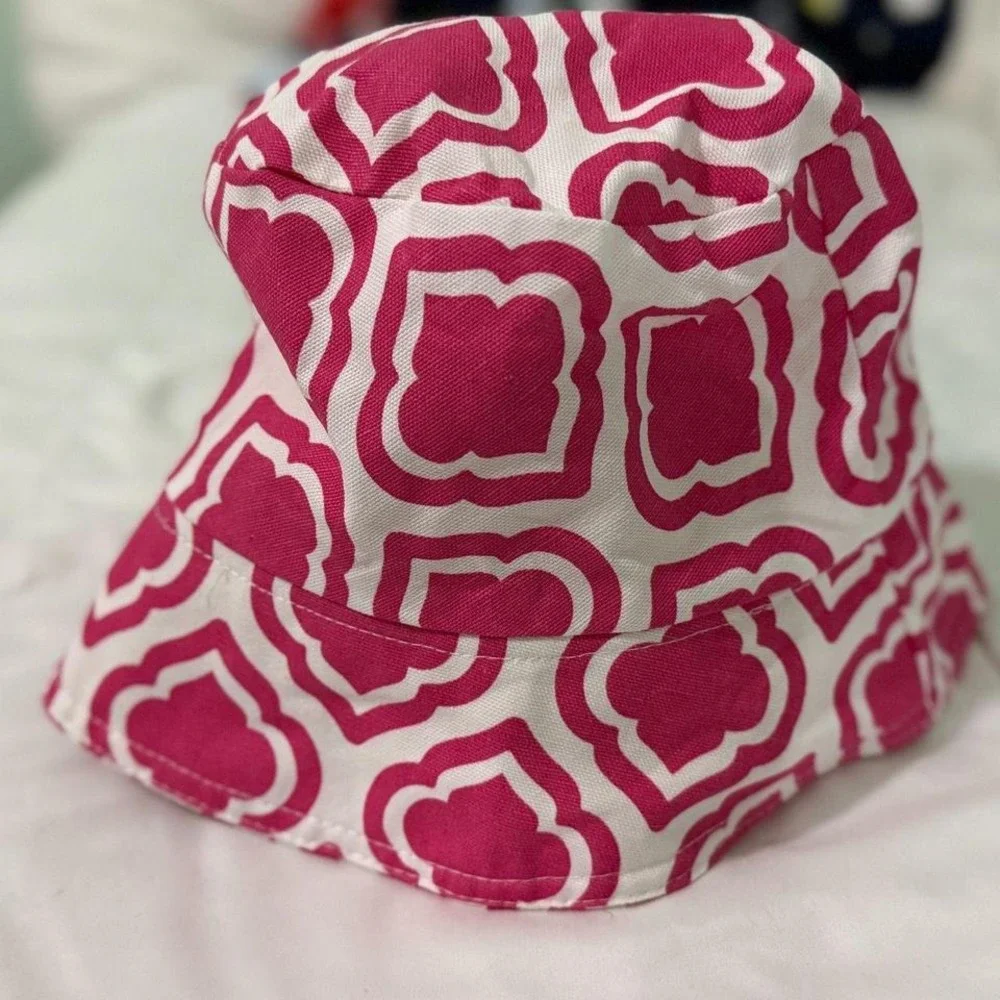 Pink and white women's‎ or girl's bucket hat